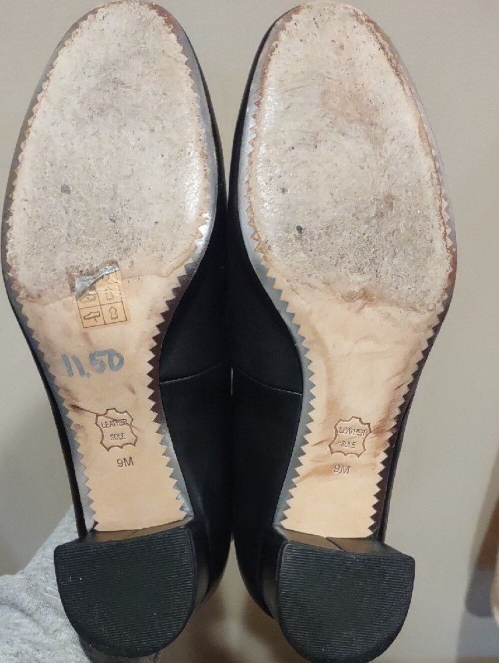 Tory Burch Black Leather Chunky Heel with Crystal Logo Medallion - Picture 7 of 15